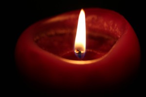 candle-218699_640