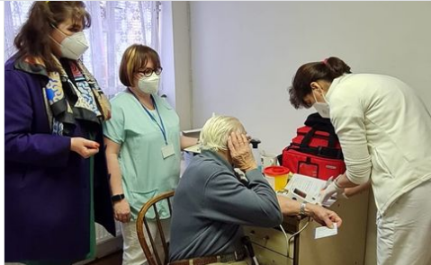 senioři 80+ jsou naočkováni